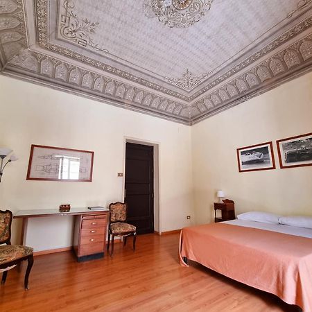 Piazza Politeama Apartment Палермо Екстериор снимка