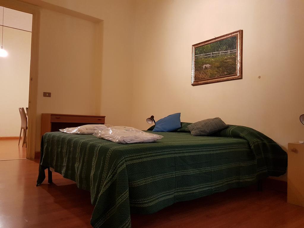 Piazza Politeama Apartment Палермо Екстериор снимка